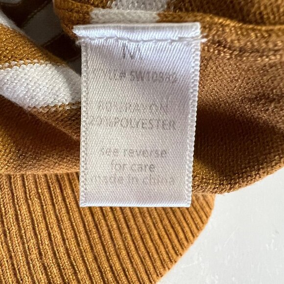 Active USA Lightweight Sweater Women's Size Medium Striped Long Sleeve Buttons - Picture 9 of 9